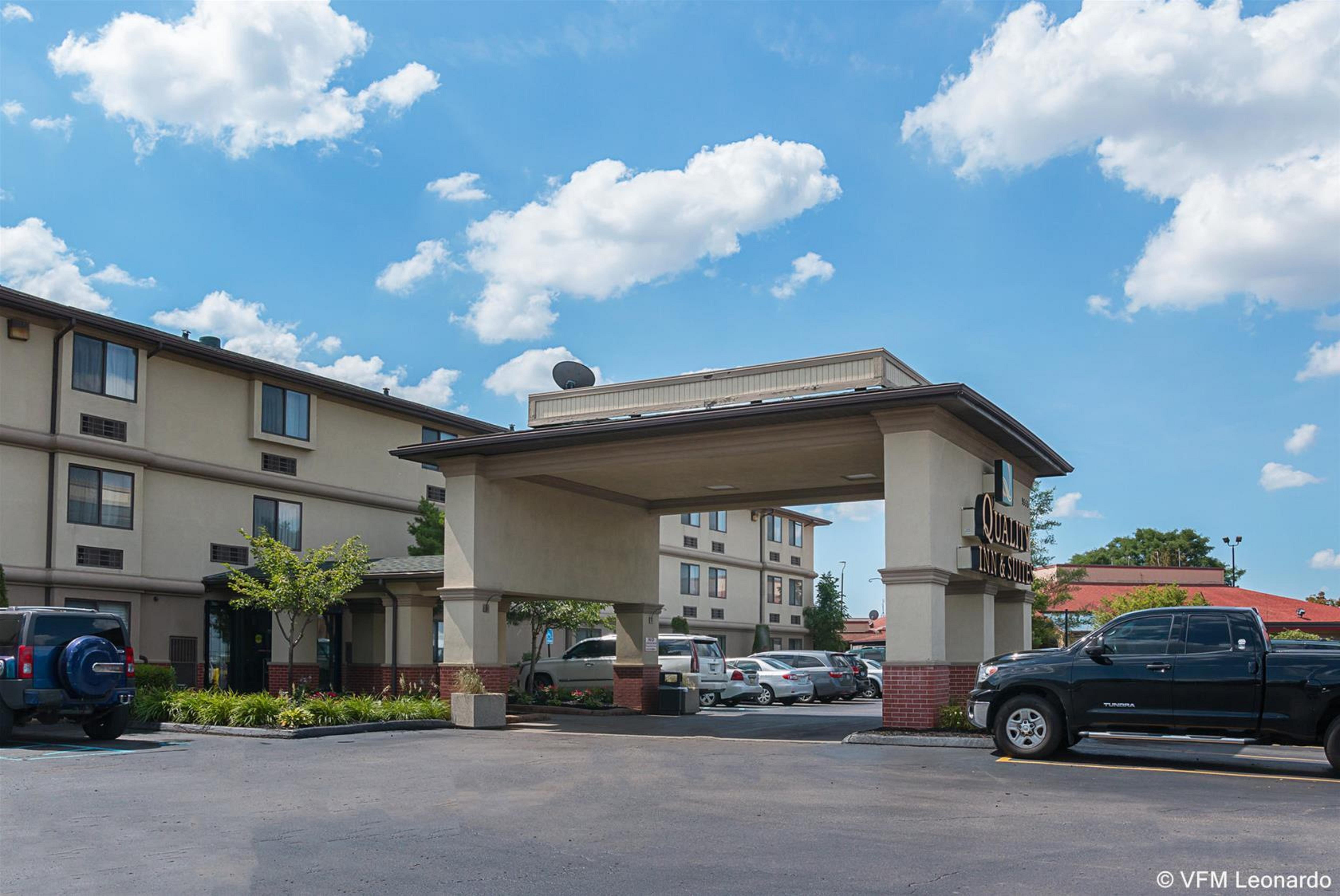 Quality Inn & Suites Detroit Metro Airport Romulus Exterior foto